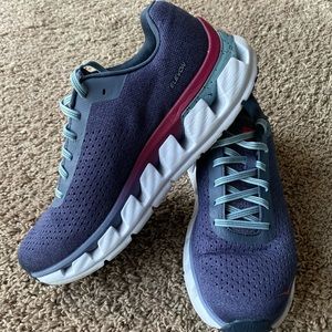 HOKA ONE ONE ELEVON RUNNERS SHOE